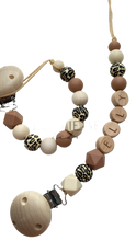 Laden Sie das Bild in den Galerie-Viewer, Schnullerkette LEO