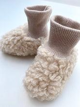 Laden Sie das Bild in den Galerie-Viewer, Babyschuhe TEDDY